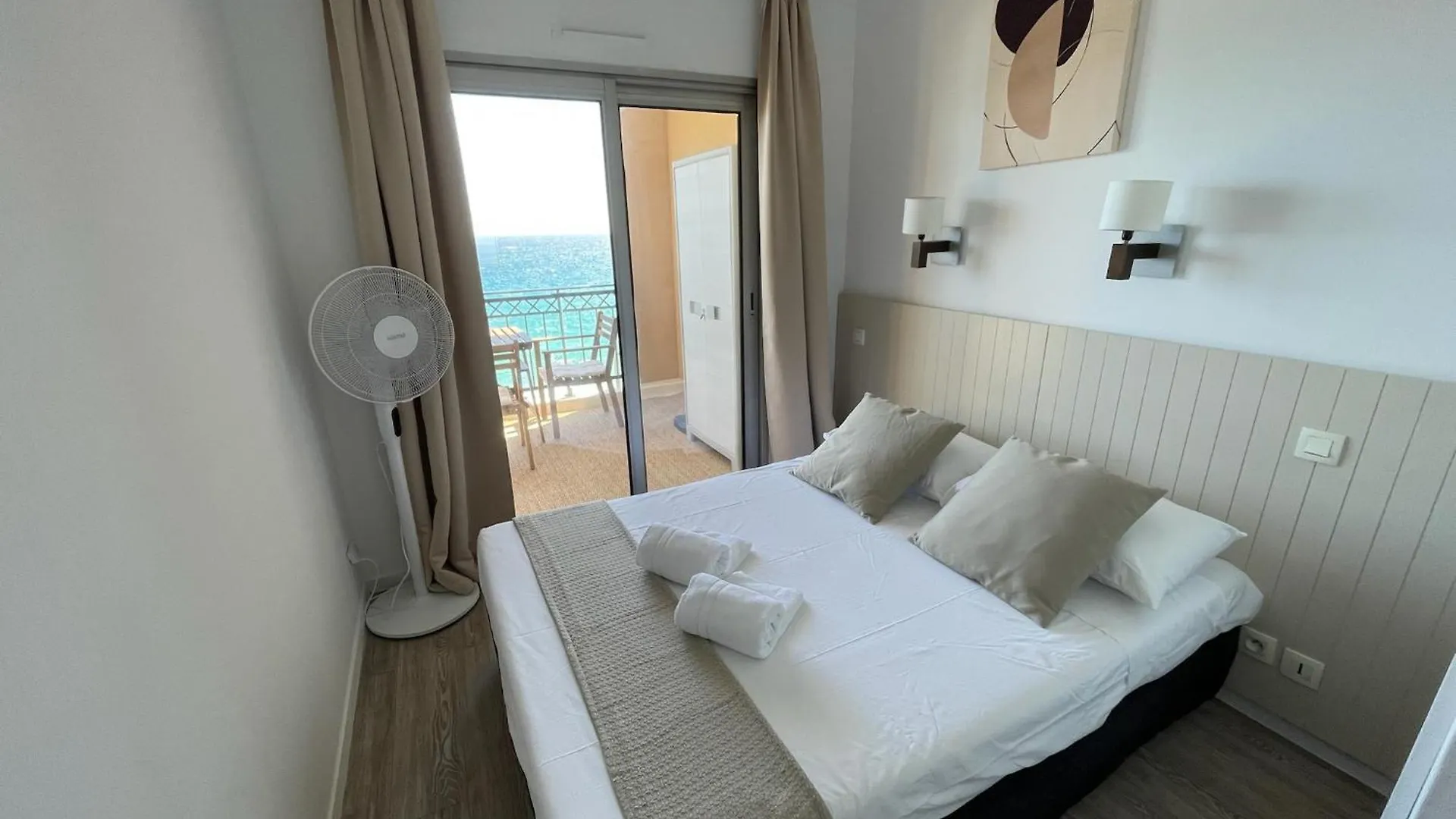 Front Beach - Beautiful View Cannes 0*,